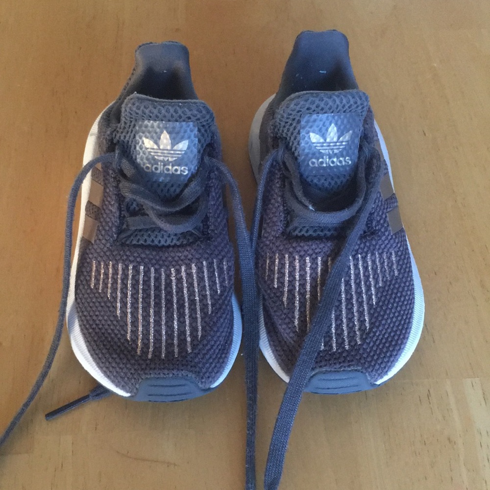 Toddler (Size 8) Adidas